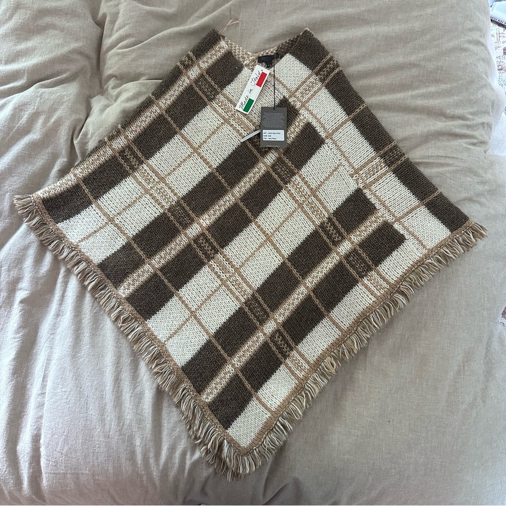 NWT Giogio Brown and Cream Knit Poncho